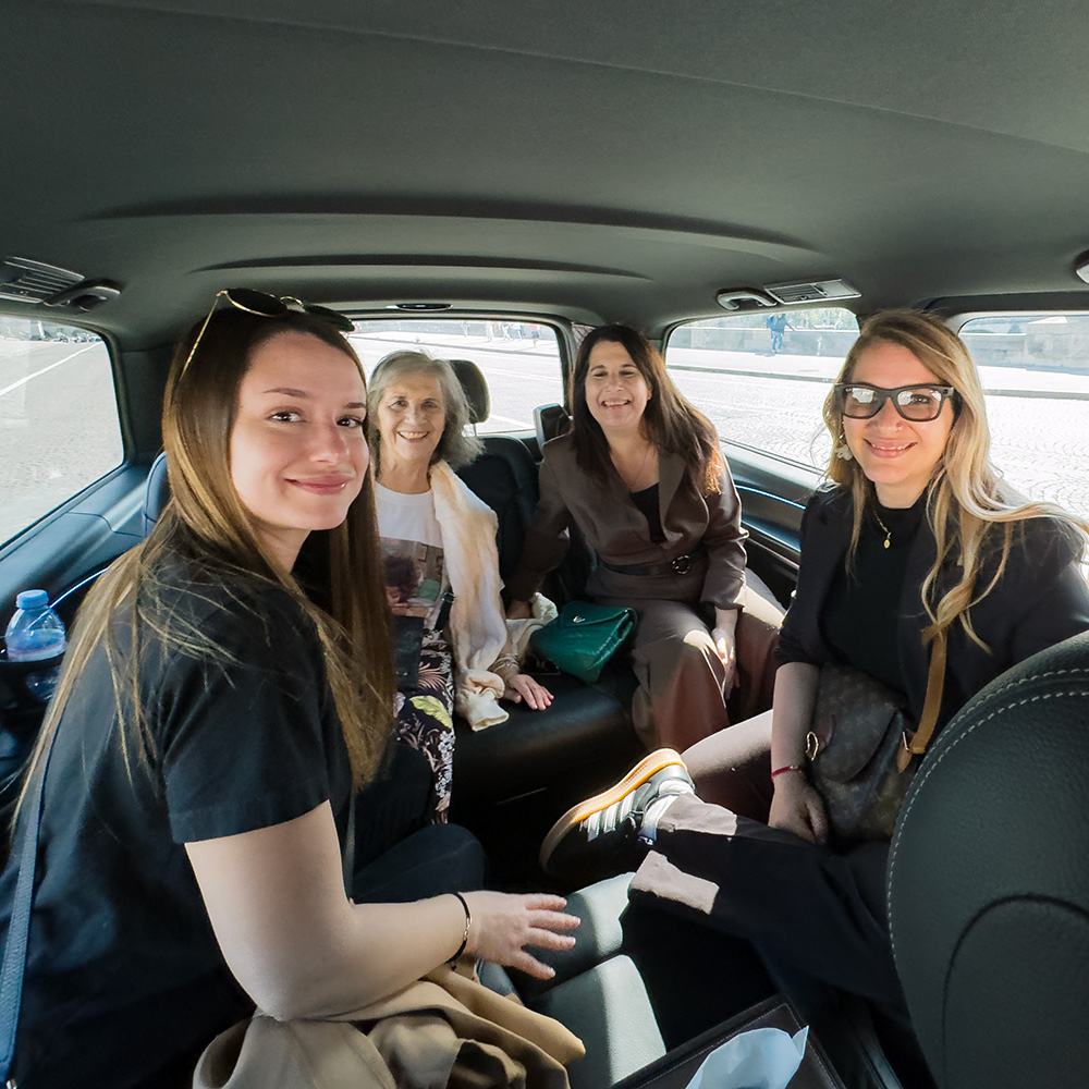 Private transfer shuttle Paris Airport.