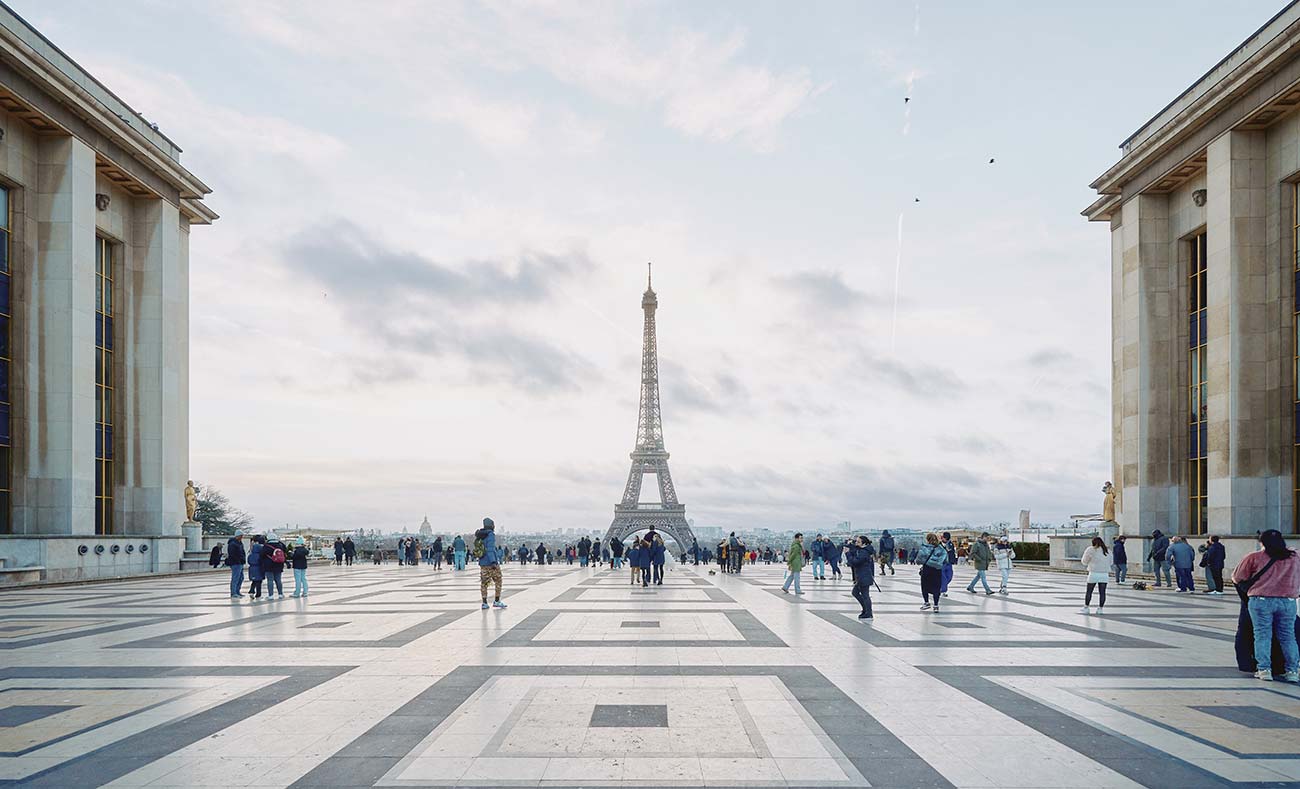 Paris transfers from the airport Charles de Gaulle, Orly to Paris.
