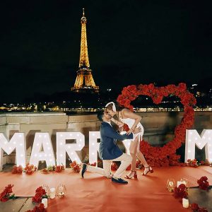 'Marry Me' Decoration