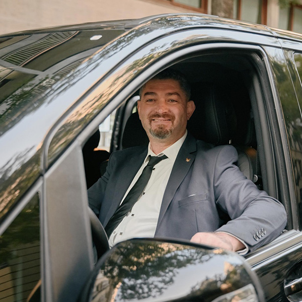 Reliable drivers in Paris for giving you an excellent trip.