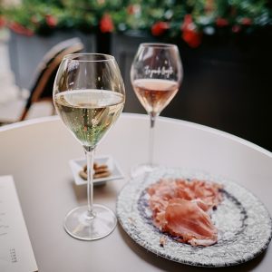 Champagne tour in Reims with Champagne tasting.